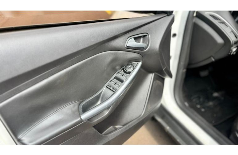 Ford Focus Fastback Titanium Plus 2.0 PowerShift - Foto #9