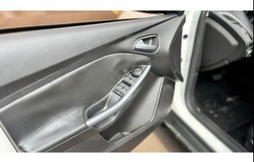 Ford Focus Fastback Titanium Plus 2.0 PowerShift - Foto #9