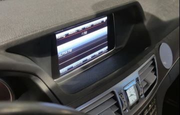Mercedes-Benz E 400 3.0 V6 Avantgarde Biturbo - Foto #10