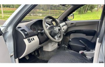 Mitsubishi L200 Triton 3.2 Di-D 4x4 GLX - Foto #9