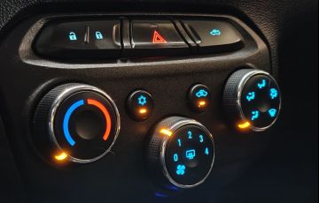 Chevrolet Onix 1.4 MPFi LTZ 8v - Foto #10