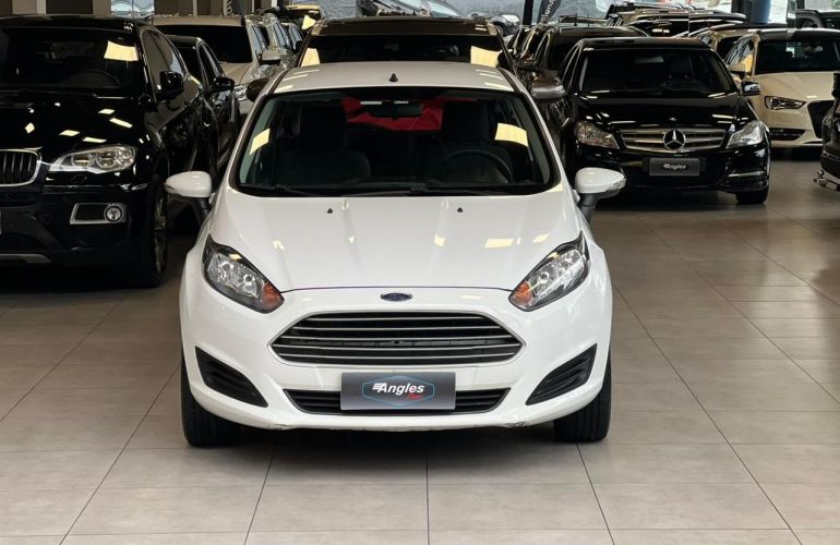 Ford Fiesta 1.6 SE Hatch 16v - Foto #2