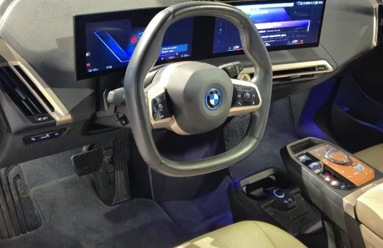 BMW Ix Xdrive40 - Foto #6