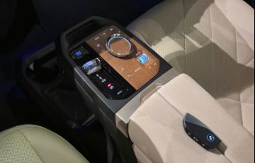 BMW Ix Xdrive40 - Foto #10