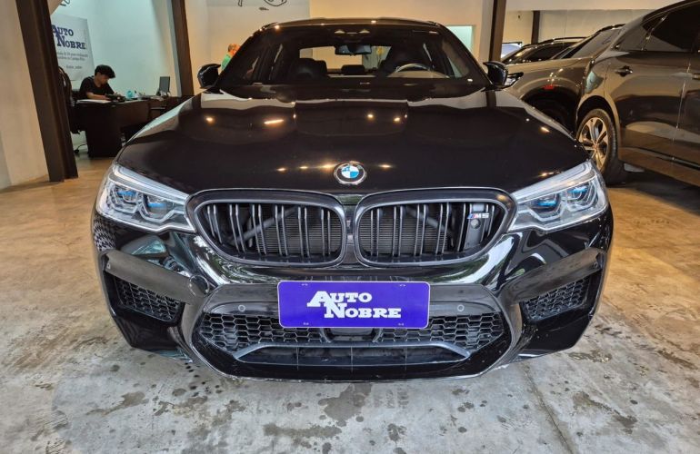 BMW M5 4.4 V8 Twin Power M Xdrive - Foto #3