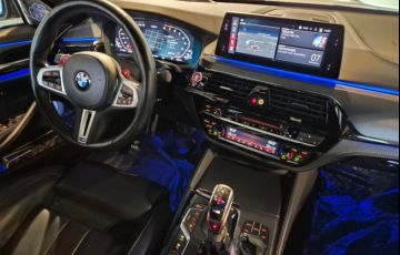 BMW M5 4.4 V8 Twin Power M Xdrive - Foto #9