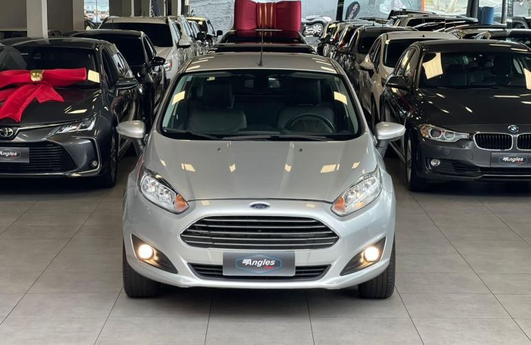 Ford Fiesta 1.6 Titanium Hatch 16v - Foto #2
