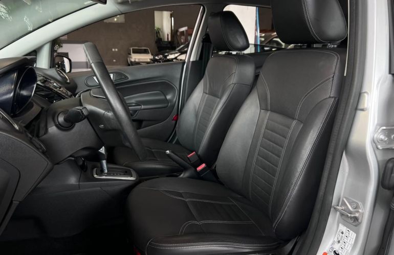Ford Fiesta 1.6 Titanium Hatch 16v - Foto #6