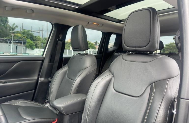Jeep Renegade 1.8 16V Limited - Foto #8