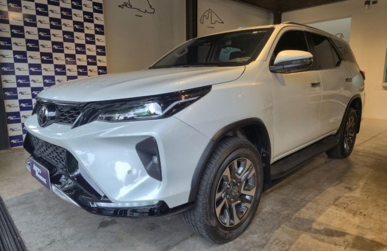 Toyota Hilux Sw4 2.8 D-4d Turbo Srx 7l 4x4 - Foto #3