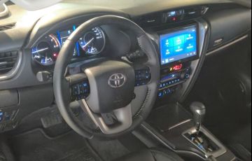Toyota Hilux Sw4 2.8 D-4d Turbo Srx 7l 4x4 - Foto #6