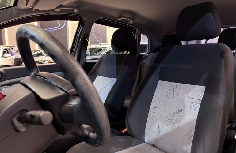 Ford Fiesta 1.6 MPi Trail Hatch 8v - Foto #10