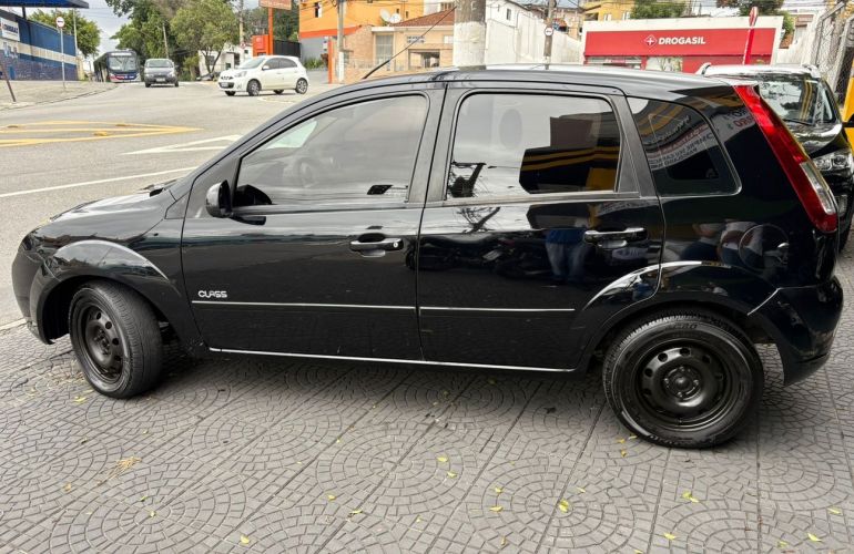 Ford Fiesta 1.0 MPi Class Hatch 8v - Foto #4
