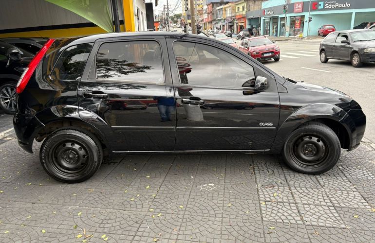 Ford Fiesta 1.0 MPi Class Hatch 8v - Foto #5