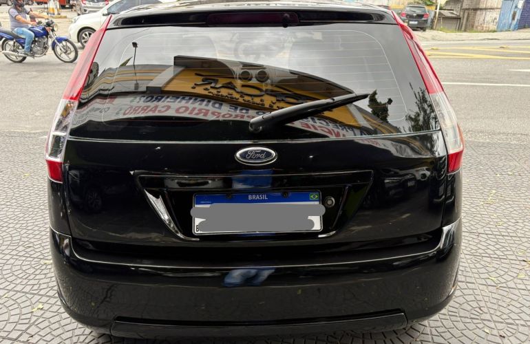 Ford Fiesta 1.0 MPi Class Hatch 8v - Foto #6