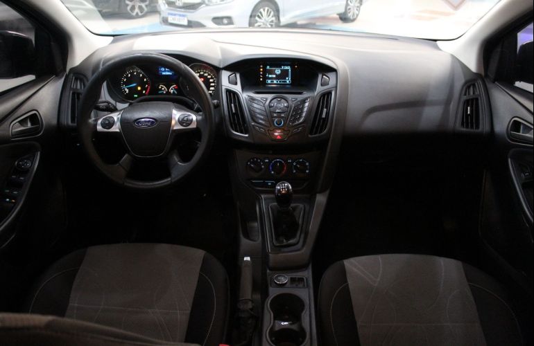 Ford Focus 1.6 S 16v - Foto #3