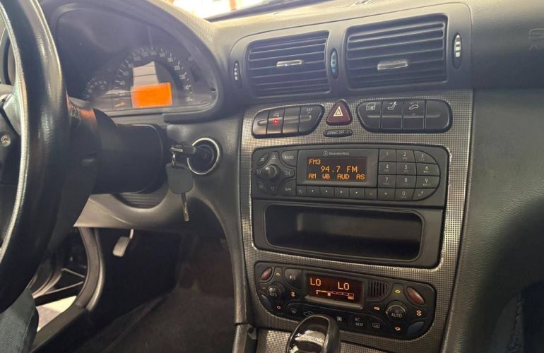 Mercedes-Benz C 320 3.2 Avantgarde V6 - Foto #9