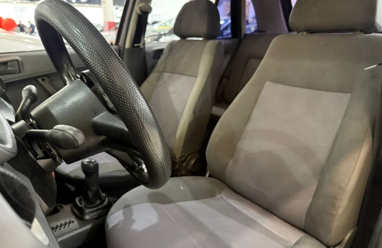 Volkswagen Gol 1.0 Mi 8V G.iv - Foto #9