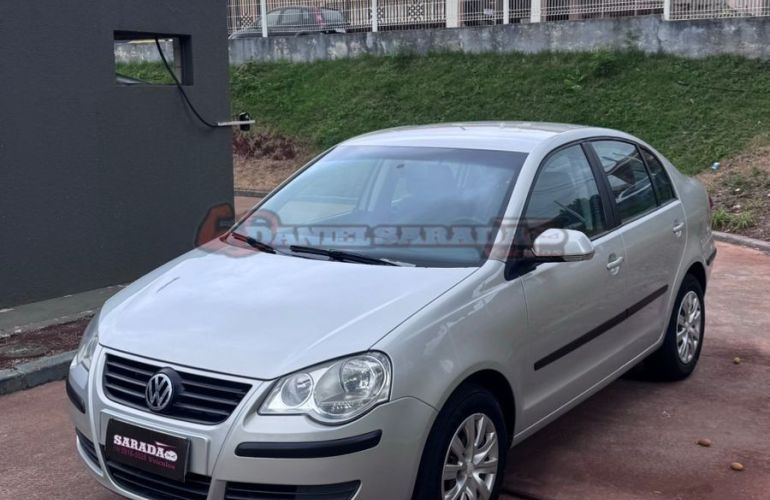 Volkswagen Polo Sedan 1.6 8V - Foto #2
