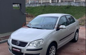 Volkswagen Polo Sedan 1.6 8V - Foto #2
