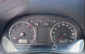 Volkswagen Polo Sedan 1.6 8V - Foto #3