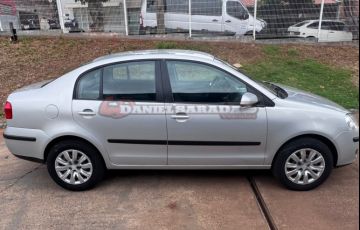 Volkswagen Polo Sedan 1.6 8V - Foto #6