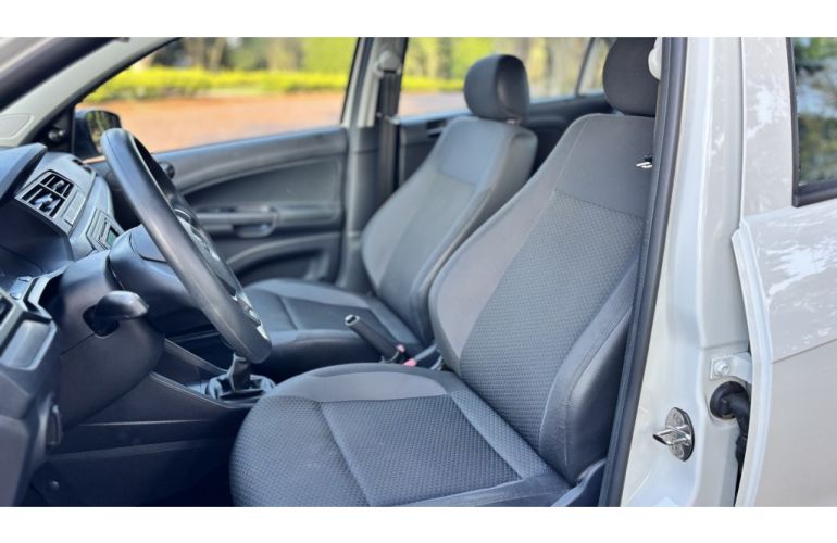 Volkswagen Voyage (G6) 1.0 TEC Total Flex - Foto #9