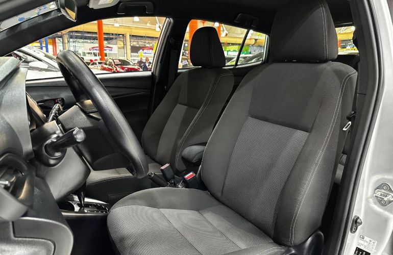 Toyota Yaris 1.5 Xl - Foto #8
