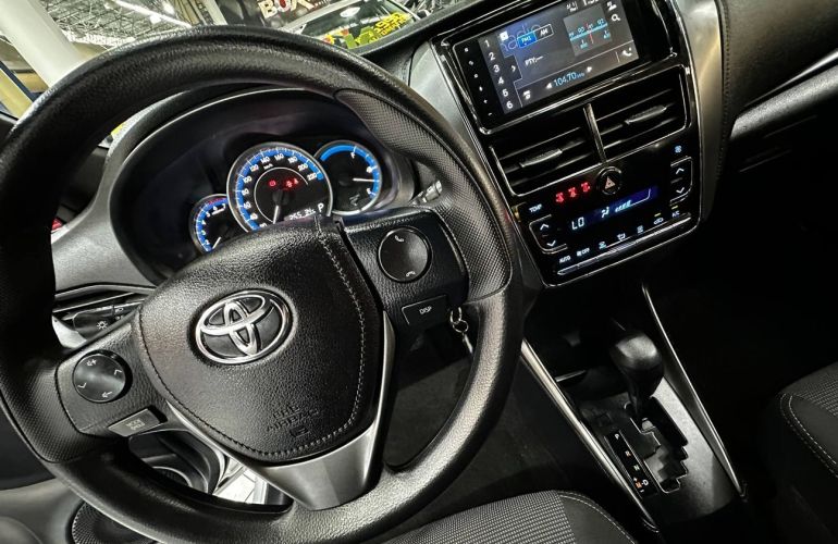 Toyota Yaris 1.5 Xl - Foto #9