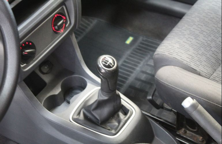 Volkswagen Fox 1.0 Mi 8v - Foto #5
