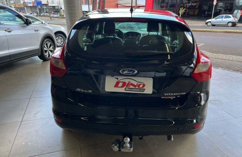 Ford Focus Hatch Titanium 2.0 16V (Aut) - Foto #5