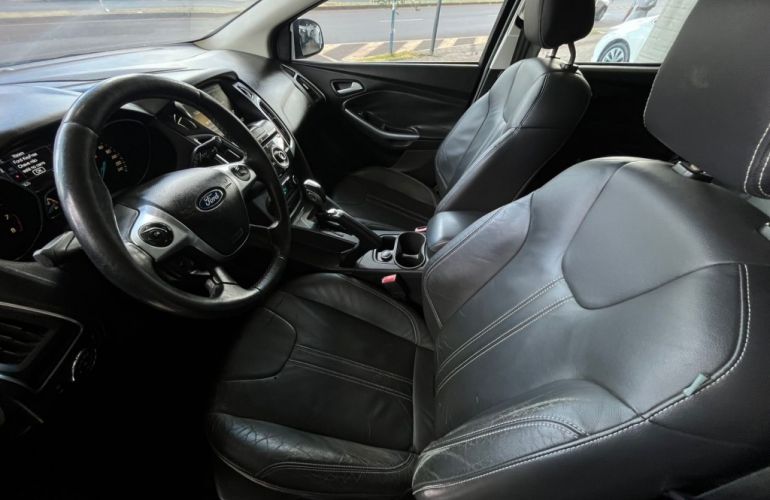 Ford Focus Hatch Titanium 2.0 16V (Aut) - Foto #8
