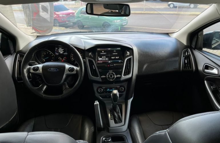 Ford Focus Hatch Titanium 2.0 16V (Aut) - Foto #10