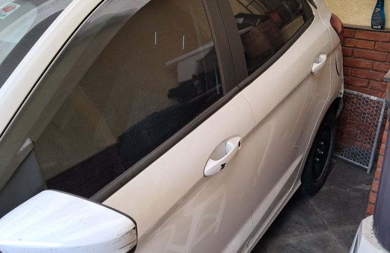 Ford Ka 1.0 SE Plus (Flex) - Foto #2