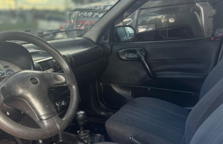 Chevrolet Corsa 1.6 MPFi GLS Sedan 8v - Foto #2