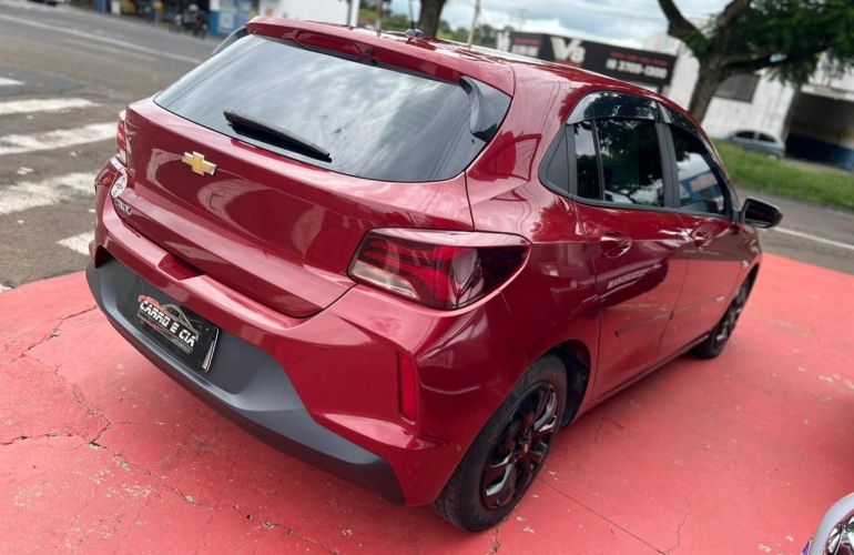 Chevrolet Onix 1.0 - Foto #5