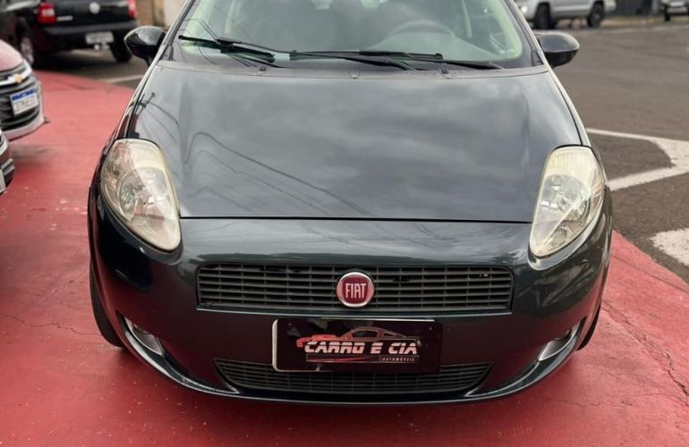Fiat Punto 1.4 8v - Foto #2