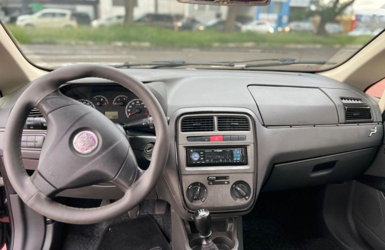 Fiat Punto 1.4 8v - Foto #5