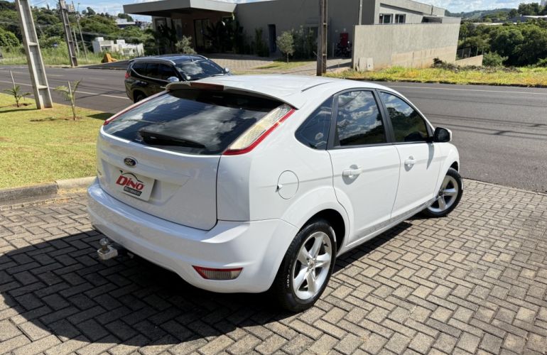 Ford Focus Hatch S 1.6 16V TiVCT - Foto #4