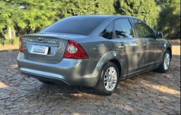 Ford Focus Sedan 2.0 16V (Aut) - Foto #4
