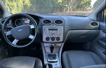Ford Focus Sedan 2.0 16V (Aut) - Foto #6