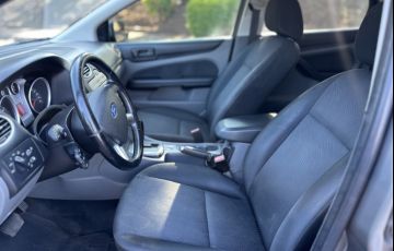 Ford Focus Sedan 2.0 16V (Aut) - Foto #8