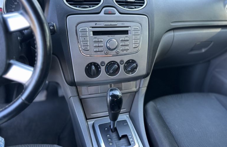 Ford Focus Sedan 2.0 16V (Aut) - Foto #9