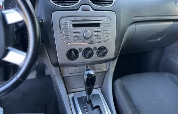 Ford Focus Sedan 2.0 16V (Aut) - Foto #9