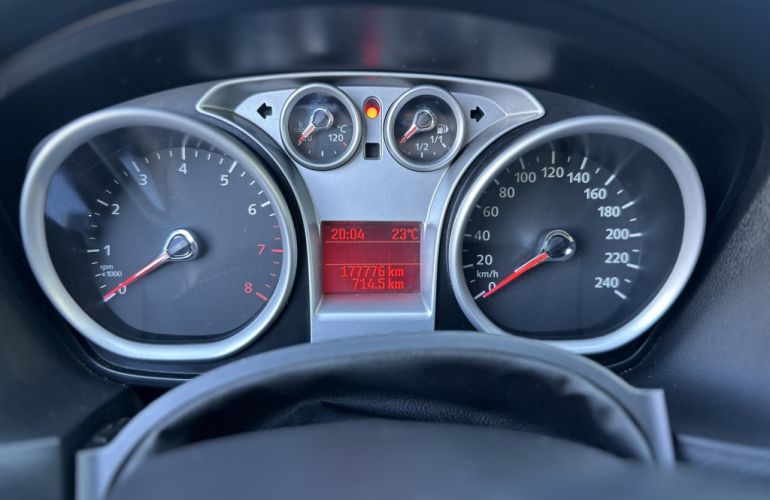 Ford Focus Sedan 2.0 16V (Aut) - Foto #10