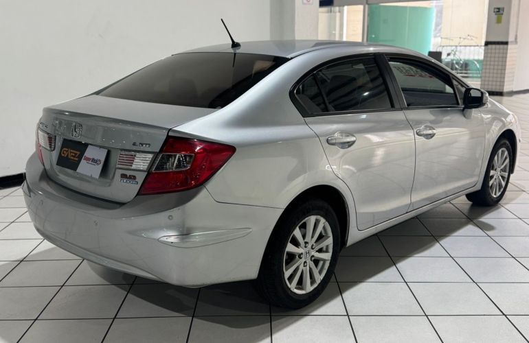 Honda Civic 2.0 LXR 16v - Foto #3