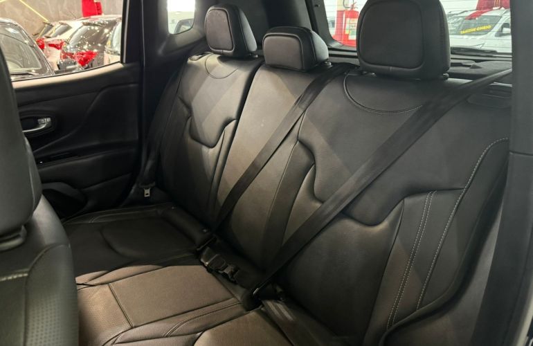Jeep Renegade 1.3 T270 Turbo Longitude - Foto #9