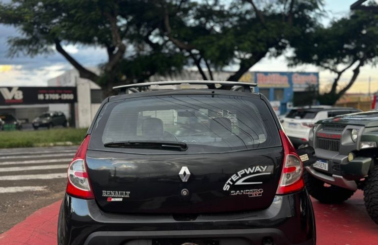Renault Sandero 1.6 Authentique 8v - Foto #4