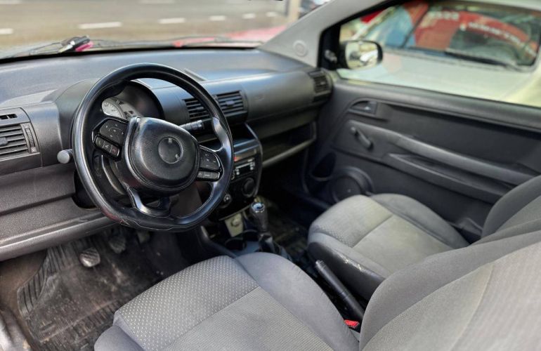 Volkswagen Fox 1.0 Mi 8v - Foto #5