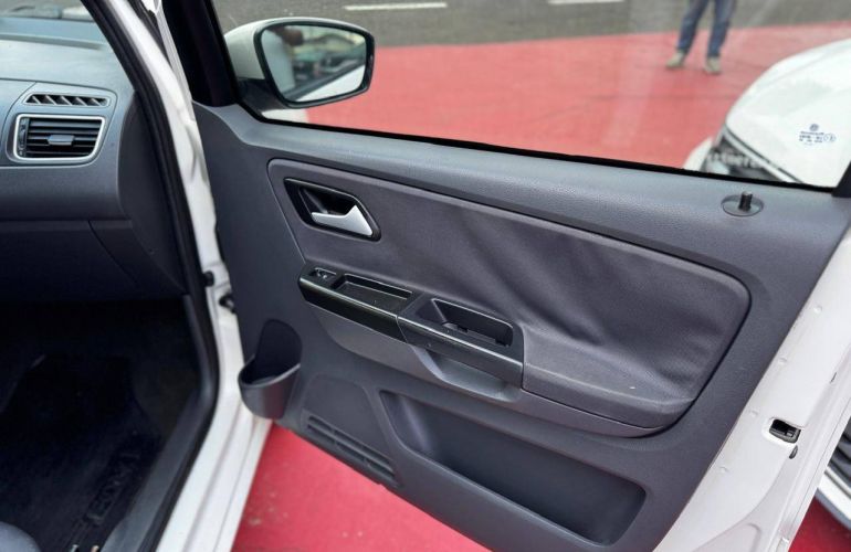 Volkswagen Spacefox 1.6 Mi 8v - Foto #3